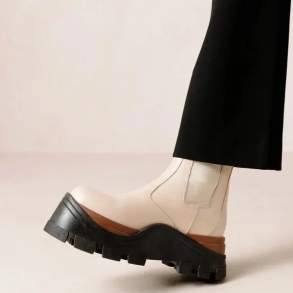 ALOHAS Cream Combat Boots - Picture 4 of 5